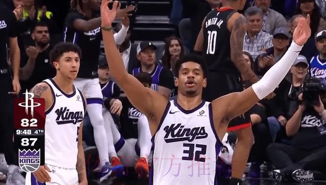 卡德威尔一抢二补篮打进，拿到6个前场板点燃主场、打停火箭